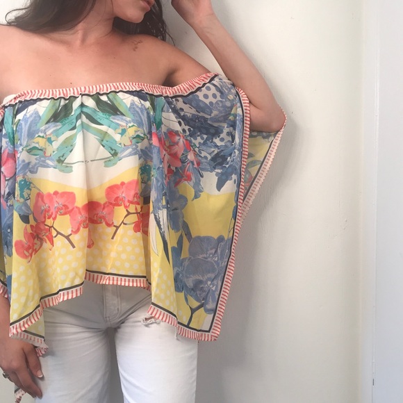 Flying Tomato flowing off the shoulder top - Picture 2 of 7